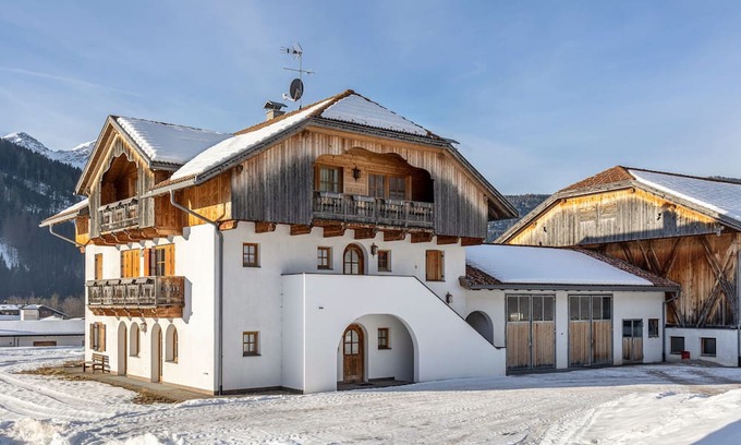 Villabassa Apartment | Apartment 'Stauderhof 2' with Mountain View, Shared Garden