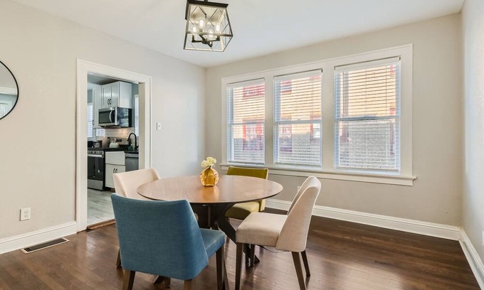 Oak Cliff House | Cozy 2BR near Bishop Arts & Dallas Methodist!