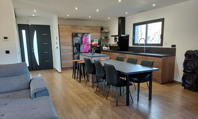 Payrin-Augmontel House | Villa Neuve Entière Jacuzzi Terrasse Privatif