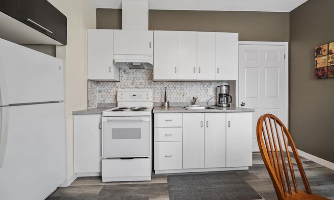 South River Apartment | Village Central. Launch pad for northern Algonquin Park, lakes, cycling trails.