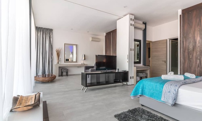 Gedongtataan House | Ultimate homestay