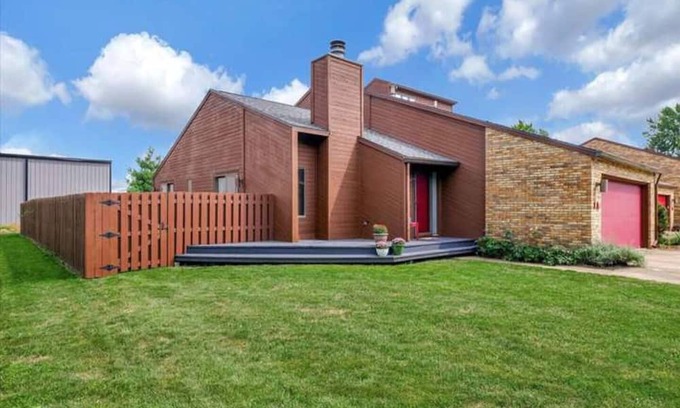 Savoy House | The Lincoln-Altgeld Legacy Home