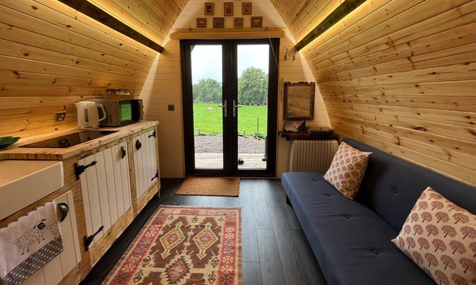Enniskillen Cabin | Tranquil Cabin set in 300 acre private estate