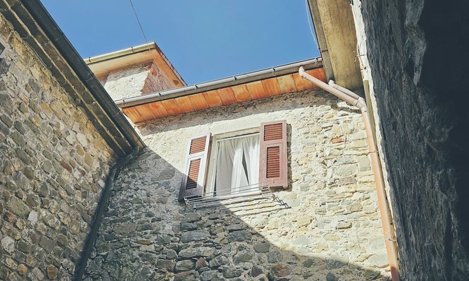 Bagnone House | Traditional Italian stone house with large terrace and lovely view