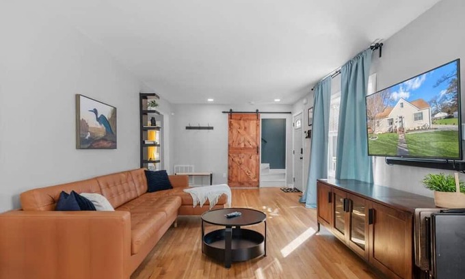 Portsmouth House | Chic Family Friendly Home w/ FirePit | Near Casino