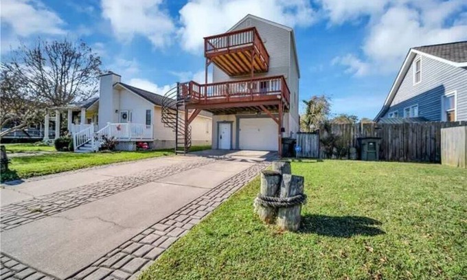 Buckroe Beach House | Blue Haven Summary: T