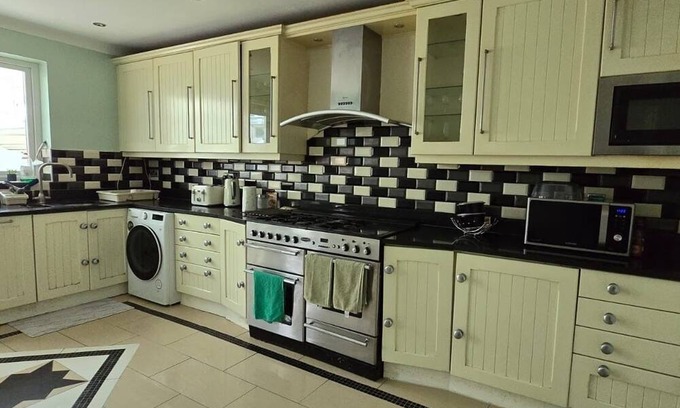 Gooshays House | Woods, Ensuite Double Room, Romford