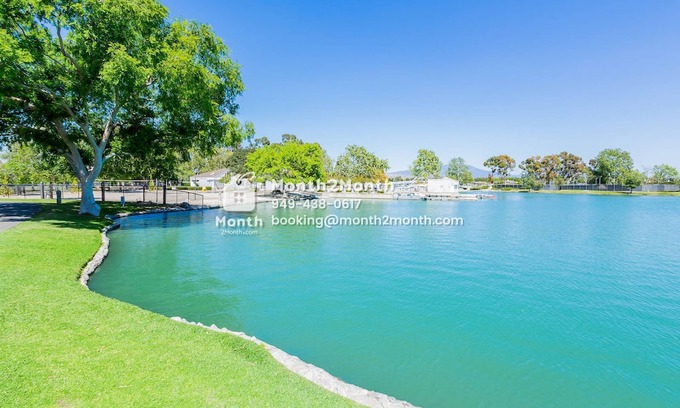Woodbridge House | Lakefront Retreat #185