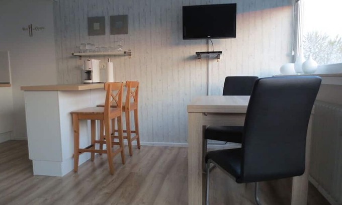 Radio Bremen Apartment | Holiday apartment on the Elbe dike