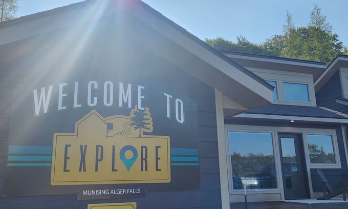 Munising Cottage | EXPLORE Munising Cottage 211