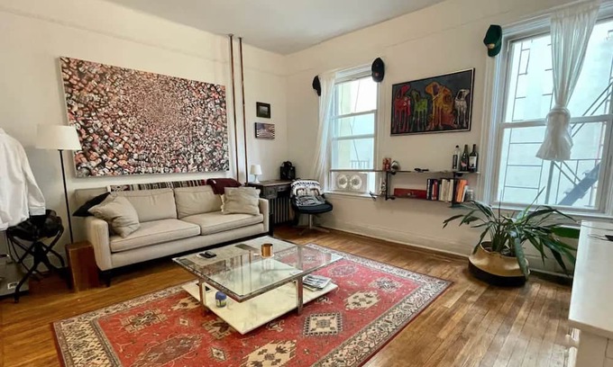 Greenpoint Apartment | Sunny apartment in the heart of Greenpoint, BK