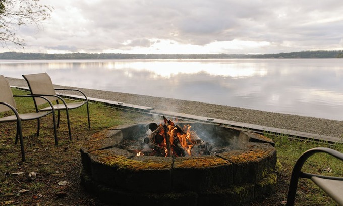 Anderson Island Cottage | The Cottage on Anderson Island- Waterfront stay with beach, views, and fire pit!