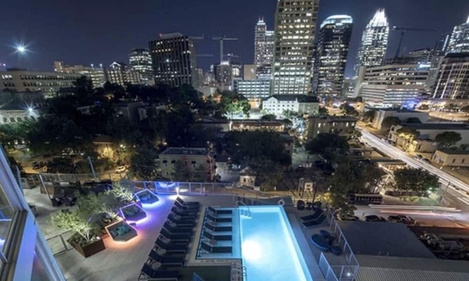 West End Apartment | Luxury Modern Downtown Getaway