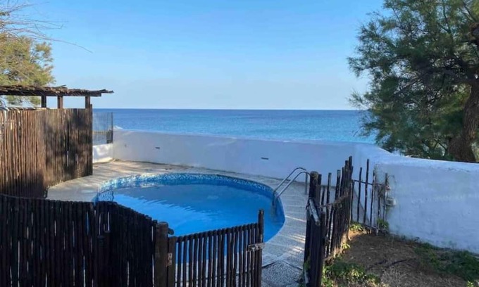 Leporano Villa | Villa 'Salento, Leporano, Briciola D'acqua' with Sea View, Wi-Fi and Air Conditioning