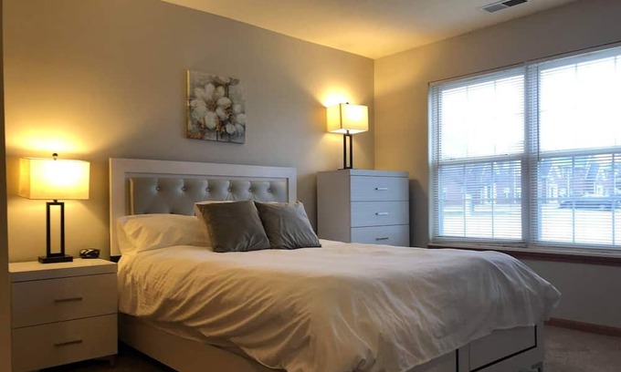 Bloomington Apartment | 2 Bedroom Apartment Next To Rivian