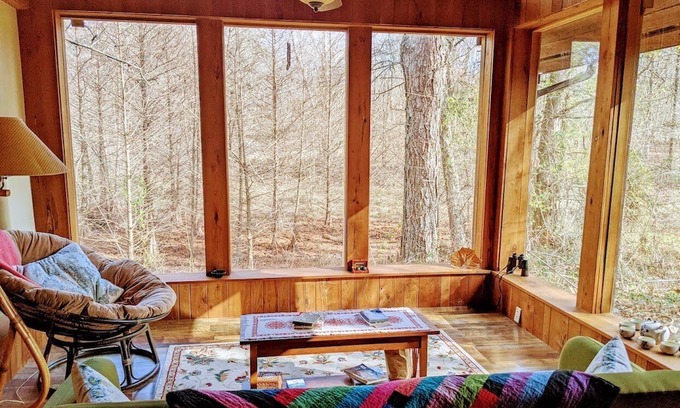 Cobden Cabin | Eva's Roost Retreat - Center For Lost Arts