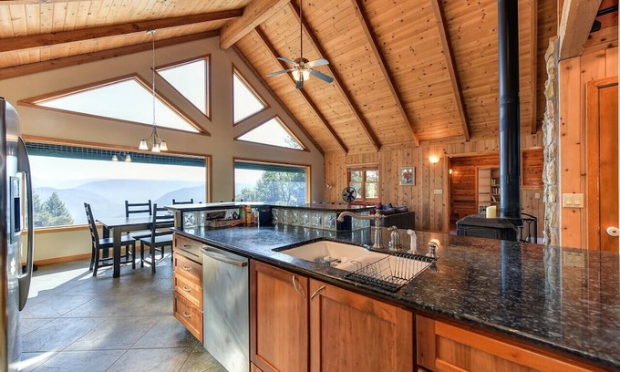 Gold Run House | Sierra Foothills Retreat