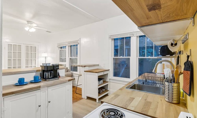 Historic Uptown Apartment | Round Lake Retreat