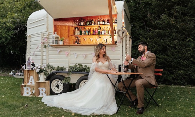 Royston House | Weddings, Parties & Events - Hot Tub, Games Room