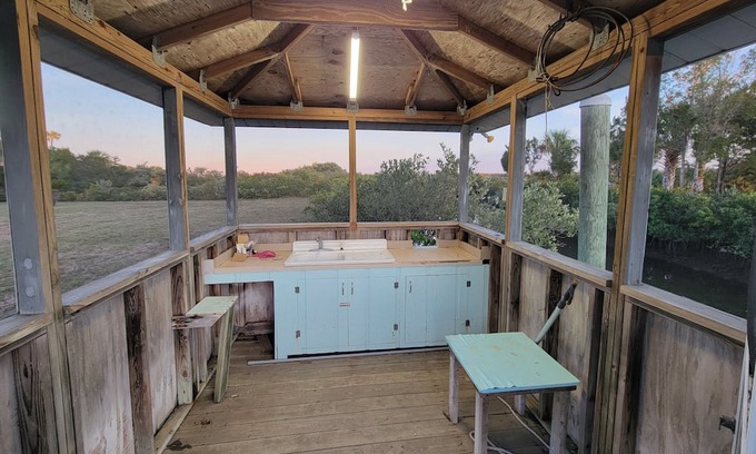 Crystal River House | Waterfront Escape to Old Florida - 3/2 Super Clean