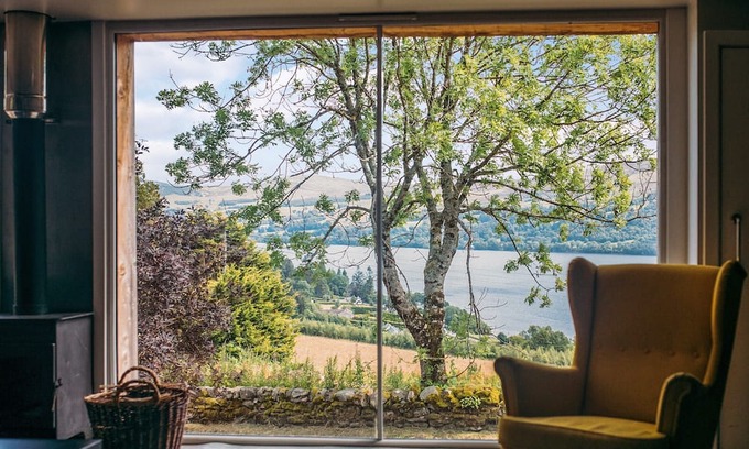 Fearnan Cottage | 2 bedroom accommodation in Fearnan, near Aberfeldy