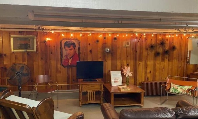 Troy Apartment | Historic Downtown Troy. Walking distance to Russell sage college, minutes to RPI