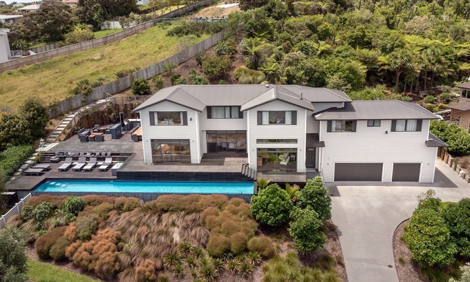 Schnapper Rock House | Aqua Oasis - Schnapper Rock Holiday Home