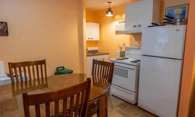 Mauricie House | 304 Spacious Family Room