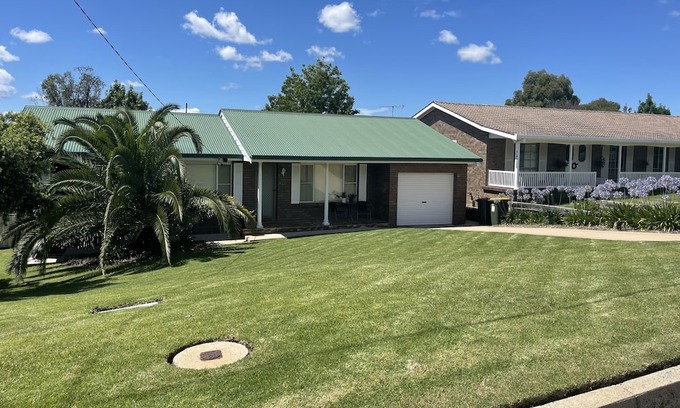 Inverell House | Spacious Inverell home suitable for 10 guests