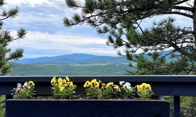 Nederland Villa | Granite Rock Retreat Villa with Incredible Views