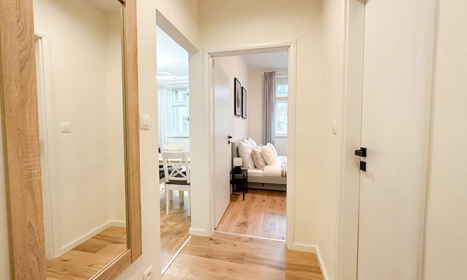 Vinohrady Apartment | Cozy 2kk Apartment in the Heart of Vinohrady. Pet-Friendly!
