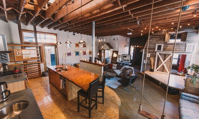 Saskatoon Downtown House | The Hayloft, a Prairie Warehouse Loft