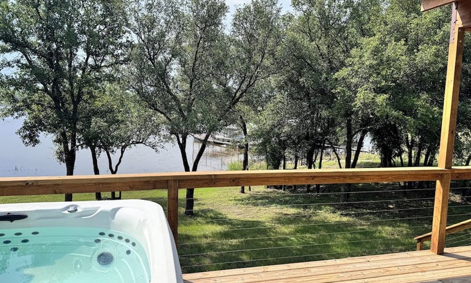 Lake Brownwood House | Secluded Lake Home + Hot tub + Large Deck + Grill