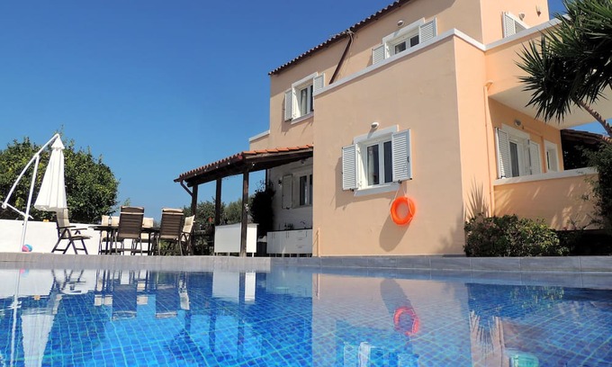 Apokoronas Villa | 4 bedrooms, private pool, summer kitchen, sea & mountain views, & good privacy.
