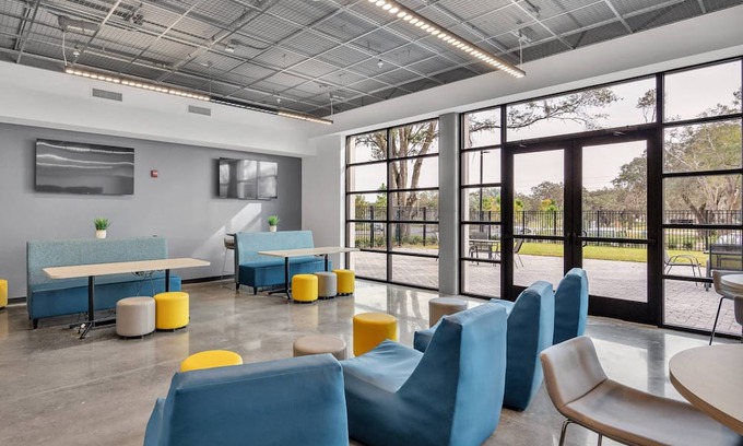 Zephyrhills West Apartment | Escape to our Vibrant 2BDR Getaway, Steps from Exquisite Wellness and Sports Amenities