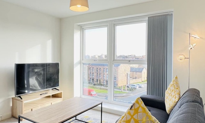 Birmingham Apartment | 2 Bed 2 Bath Central Apartment -Netflix - Free Parking