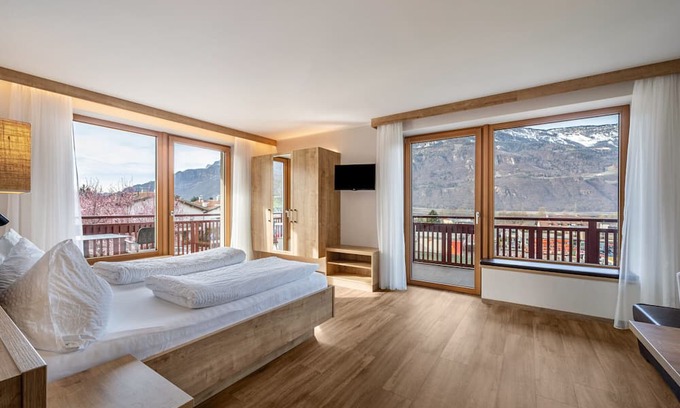 Terlano Apartment | Apartment 'Residence Egger Apt E' with Mountain View, Wi-Fi and Air Conditioning