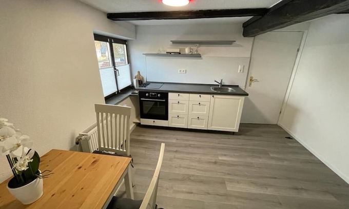 Heinebach Apartment | Ferienwohnung 2-4 Personen. Bahnhofsnah. Direkt an der B83