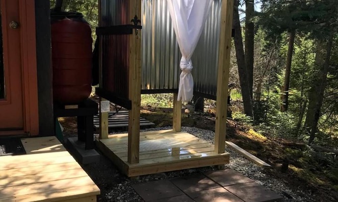 Bloomingdale Cabin | Ten/ twenty minutes to Lake Placid, Whiteface Mnt. Saranac Lake!