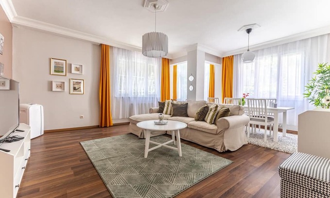 Gayrettepe Apartment | Spacious and Exquisite Flat Near Fulya in Besiktas