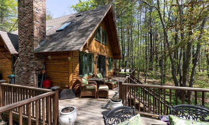 Kennebunk Cabin | Don’t forget your dogs!