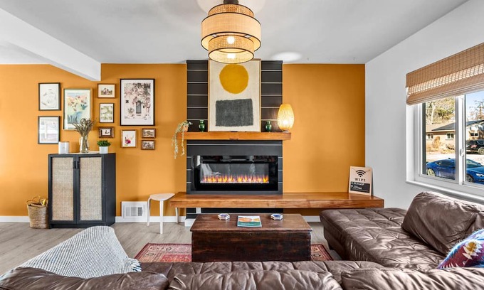 Alta Vista Area House | New Listing! Near Olde Town - Foosball / Firepit / Fireplace / Grill / Yard