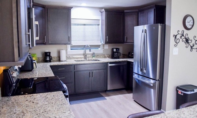 Monroe City Apartment | Lovely 2 Bed 2 Bath, Pet Friendly, Family Stay