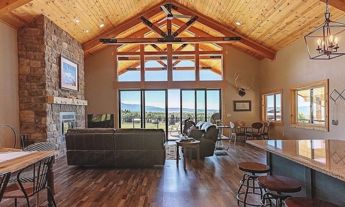 Star Valley Ranch House | Canyon Pines Retreat ⁓Snowmobilers Dream ⁓Hot Tub