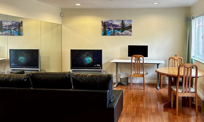 Sunset Apartment | SixPine - Private 1BR Suite
