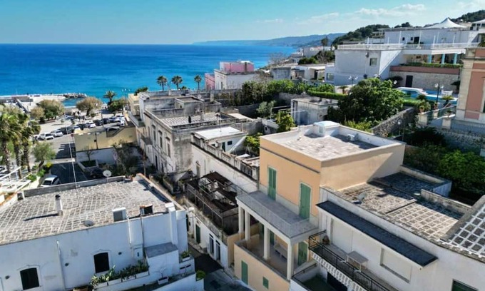 Vignacastrisi Apartment | Casa Metide - Moderno Trilocale a due passi dal mare di Castro