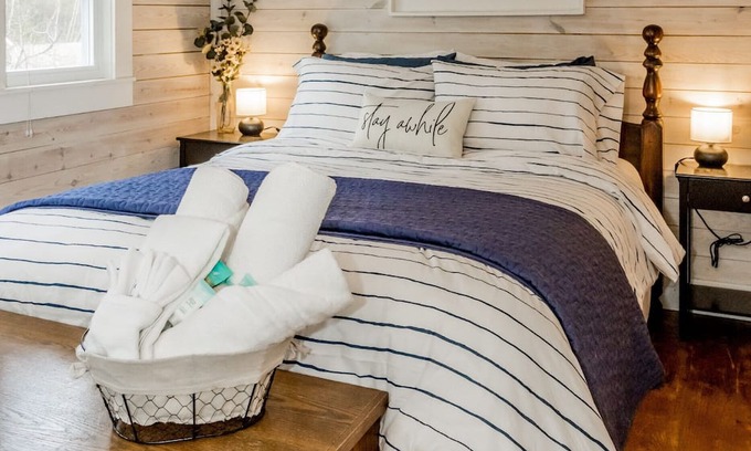 Bay of Fundy & Annapolis Valley Cabin | The Bluewood Escape Cottage Retreat - No Extra Cleaning Fee & Pet Friendly