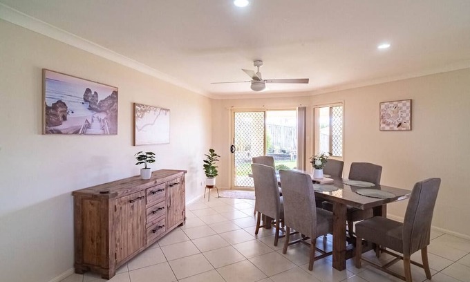 Upper Coomera House | Cosy Home - House up to 10