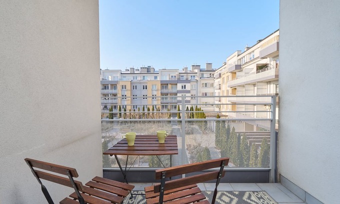 Krzyki Apartment | Apartment Klimasa in Wrocław by Renters