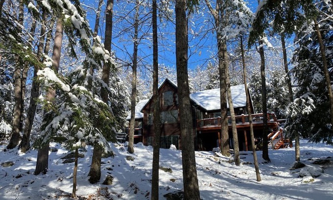 Norway House | WINTER BREAK ESCAPE! 35 minutes to Sunday River, an hour from Portland.